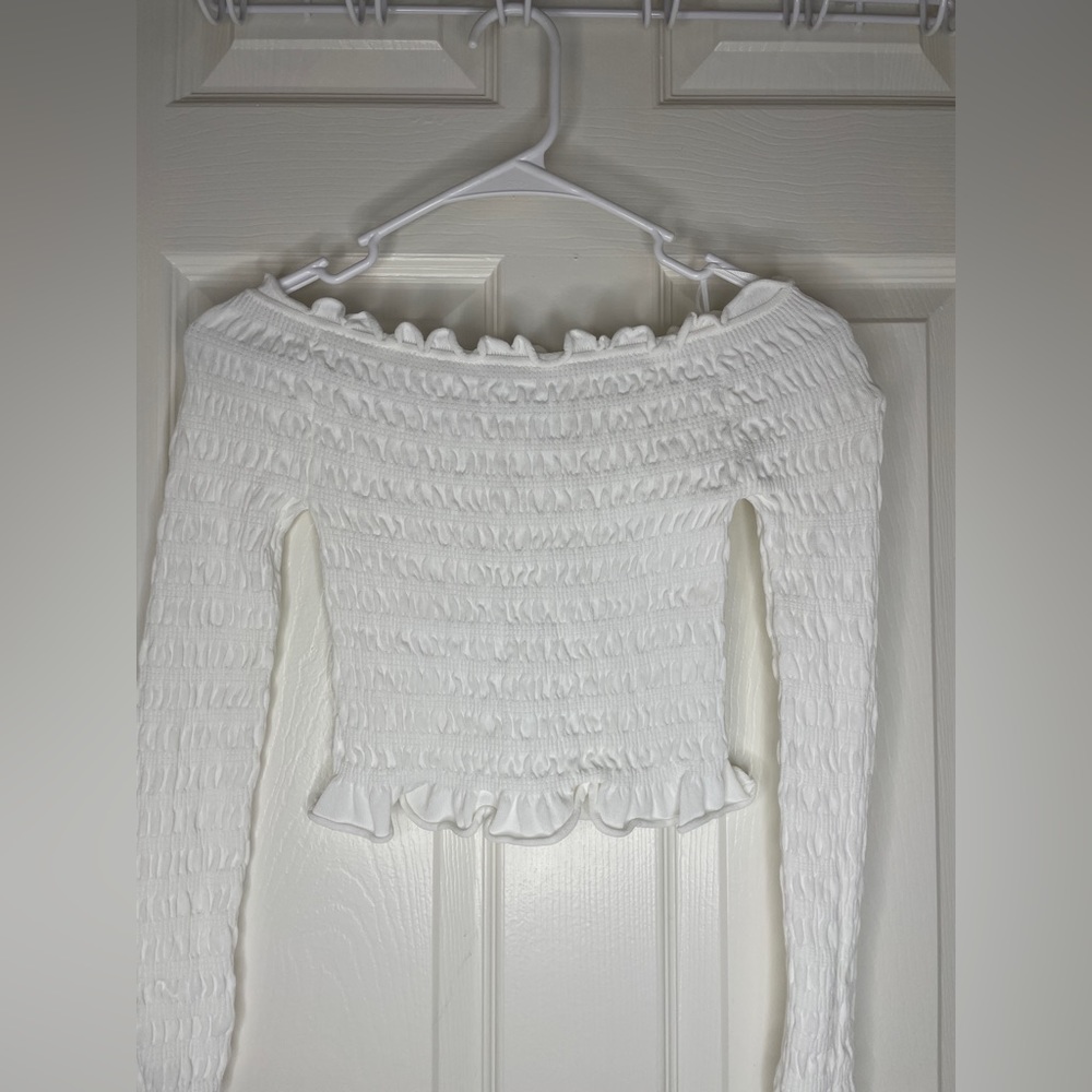 Zara women’s cropped long sleeve white stretchy shirt new without tags